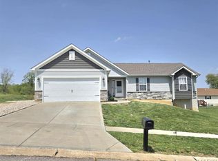 131 Baskett Dr, Elsberry, MO 63343