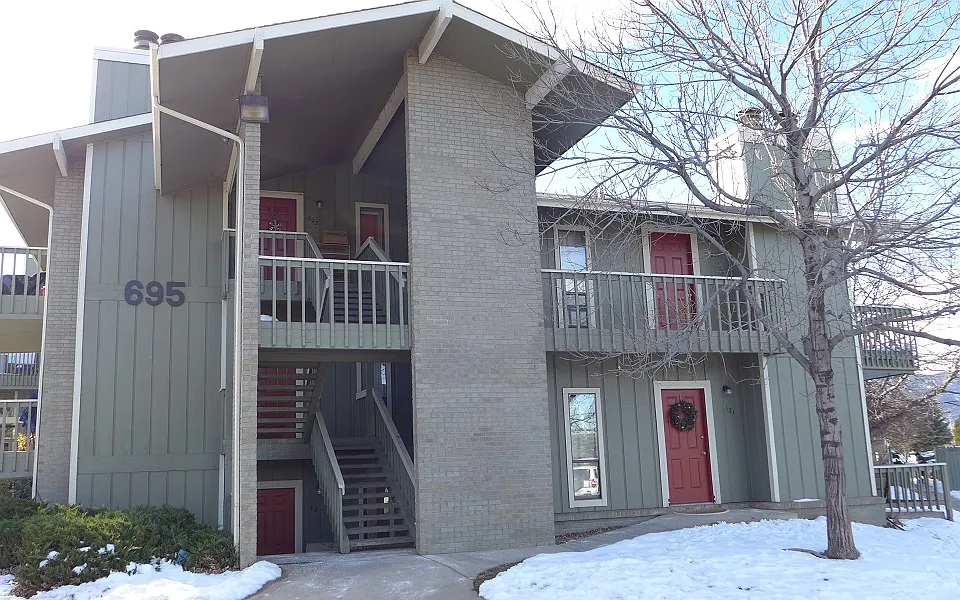 695 Manhattan Dr #214