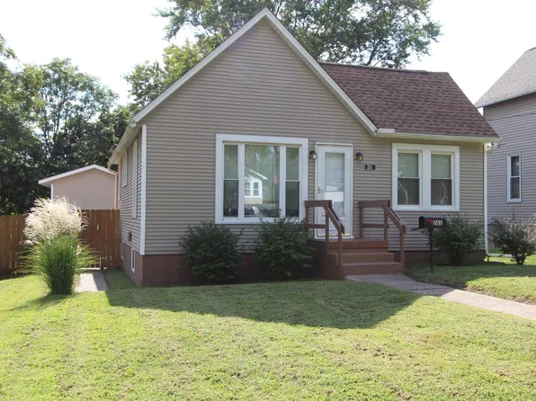 261 21st Pl, Clinton, IA 52732