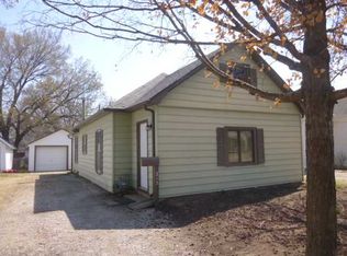 217 N Elm St, Wellington, KS 67152