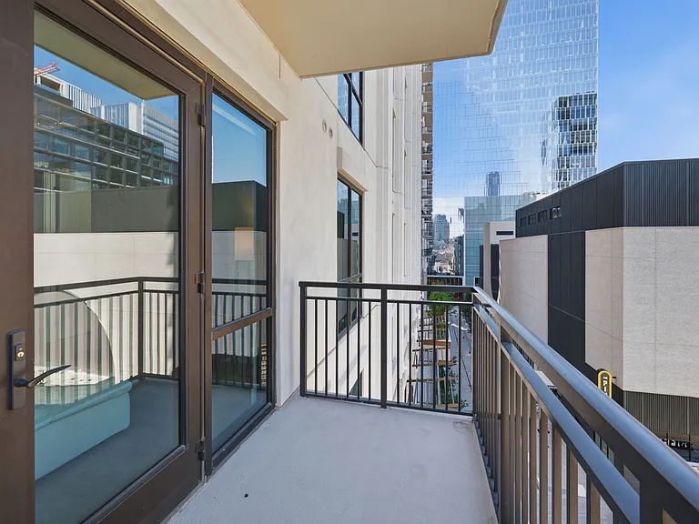 930 Commerce St #501 — Photo 24