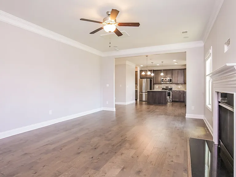 410 Sugarpine Trl — Photo 5