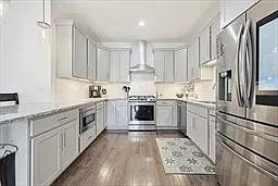 3 bed, 2.5 bath, 1894 sqft, $4,599 — Photo 4