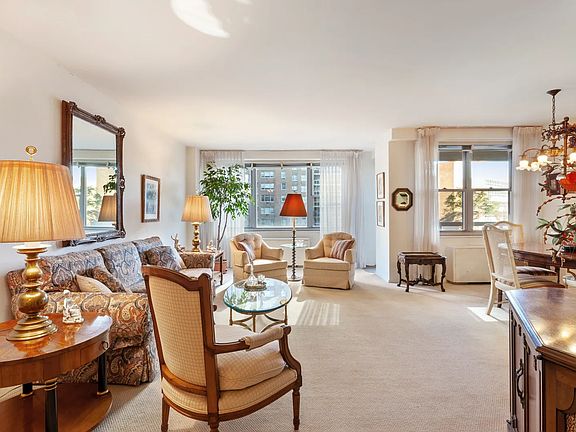 4th image of 70-25 Yellowstone Blvd #2X