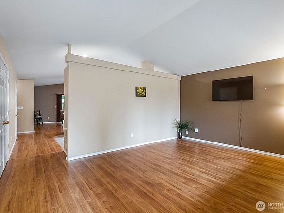 2nd image of 6033 81st Place NE