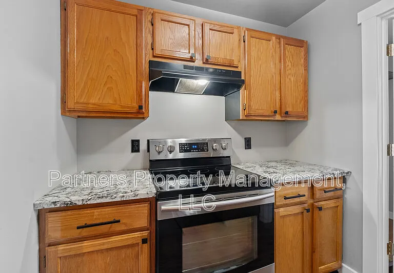 825 N Leverett Ave #2 — Photo 8