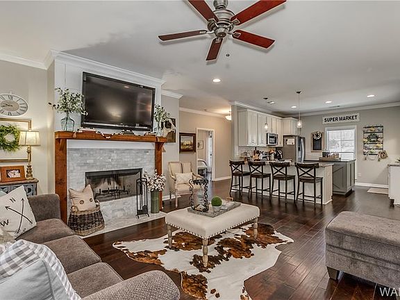 3rd image of 10616 Hidden Woods Ln