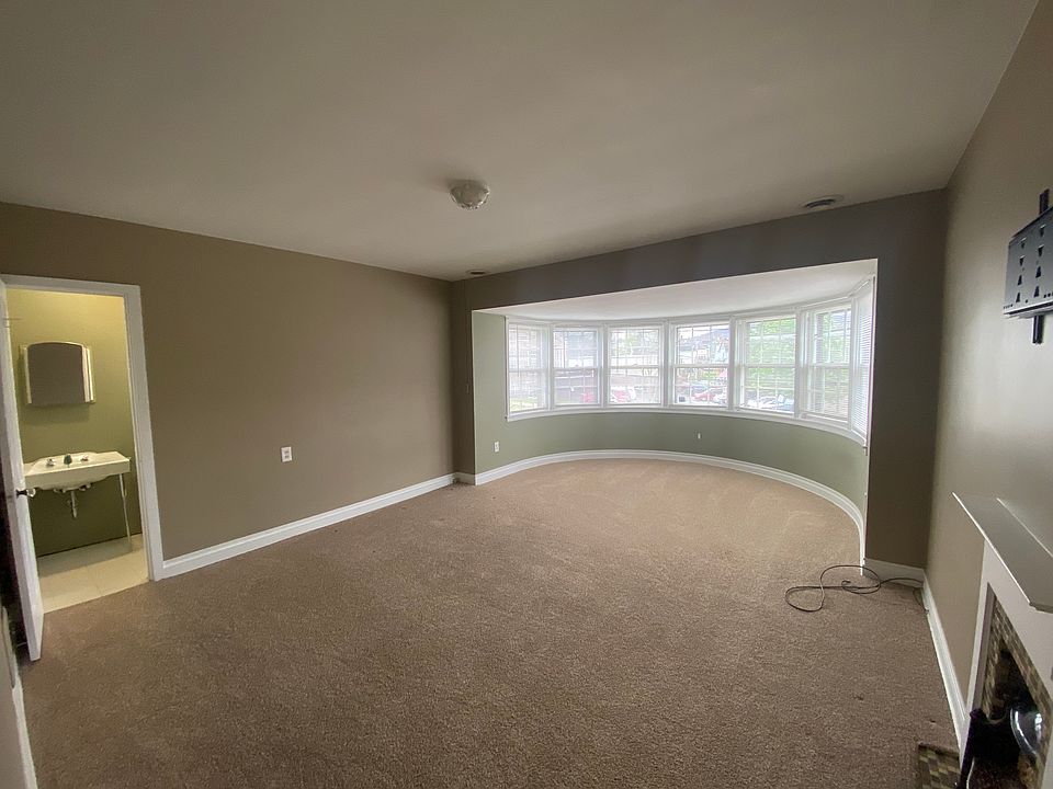 1st image of 211 12th St #2