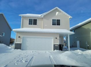 6667 26th St S, Fargo, ND 58104