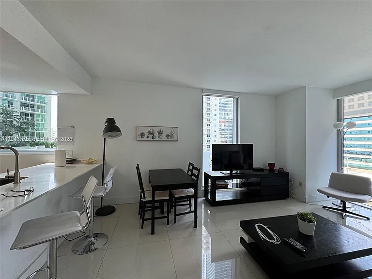 1300 Brickell Bay Dr #901 — Photo 2