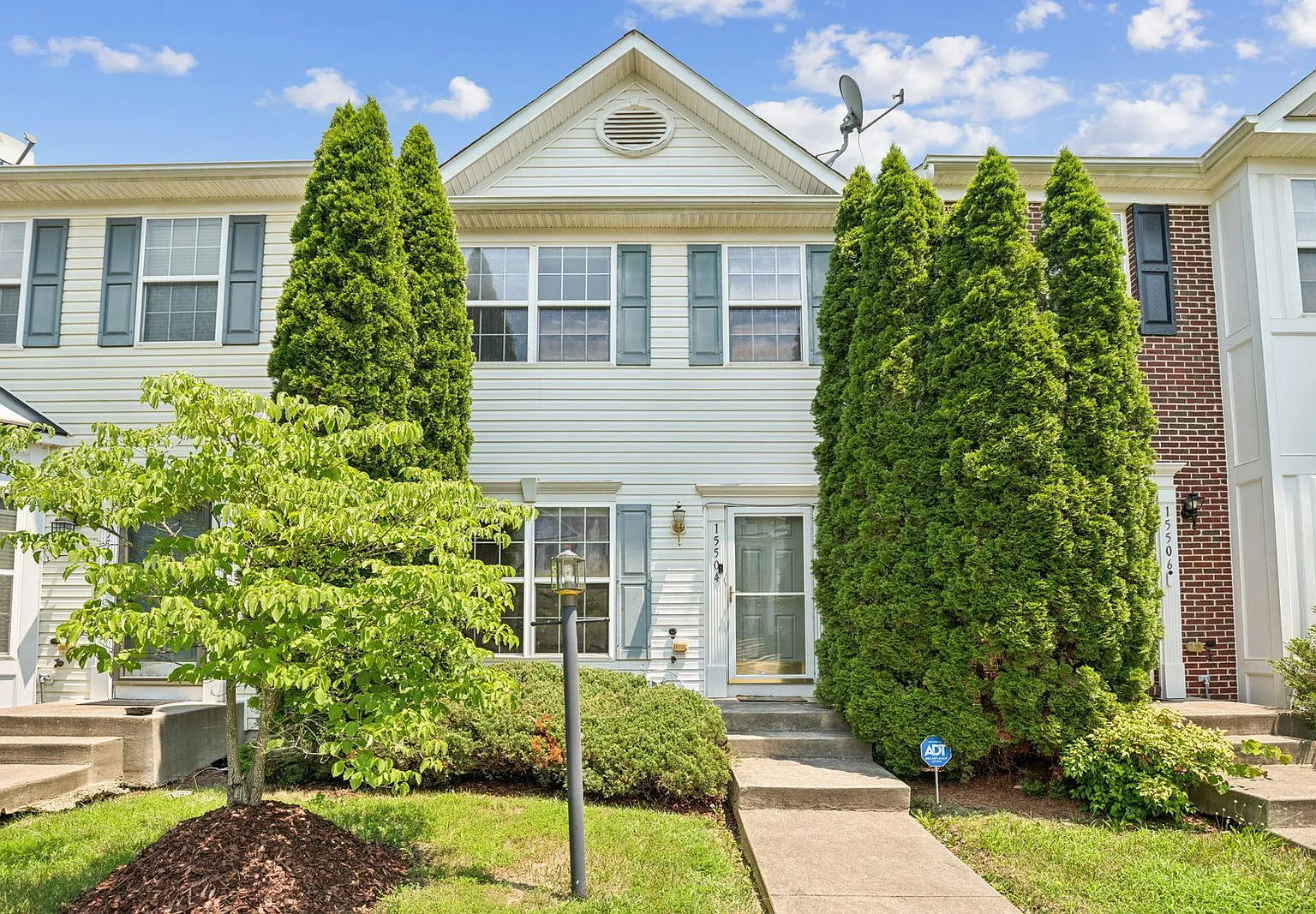 3 bed, 3.5 bath, 1414 sqft, $2,750 — Photo 1