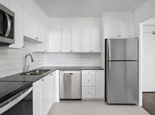 2375 The Collegeway, Mississauga, ON L5L 2E8