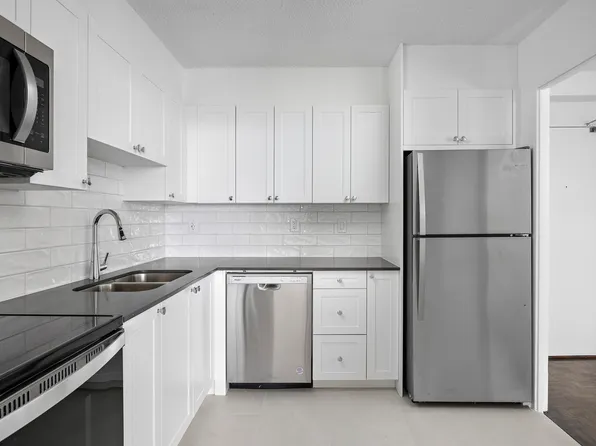 2445 The Collegeway, 2445 The Collegeway, Mississauga, ON L5L 2E5