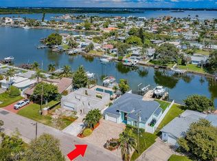 714 Pruitt Dr, Madeira Beach, FL 33708