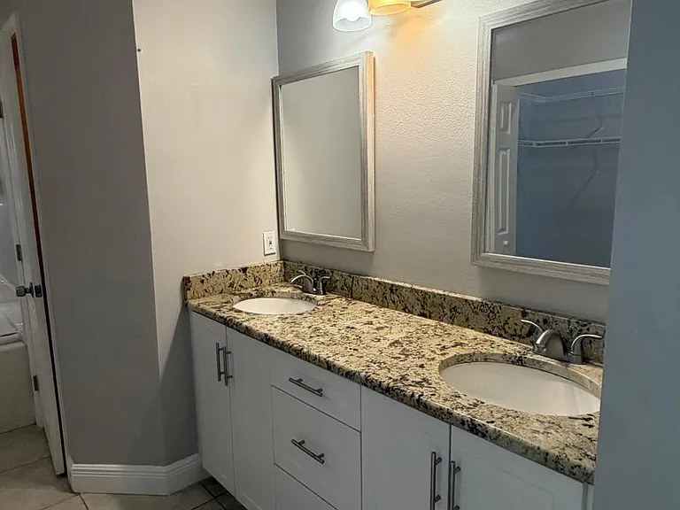 2809 Berkshire Cir — Photo 23