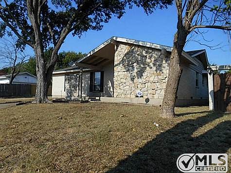 2nd image of 839 Blue Grass Dr