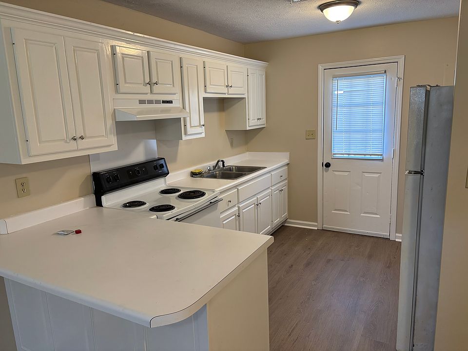2nd image of 112 Tuscohoma St #B