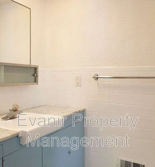 528 Heather Dr #1 — Photo 25
