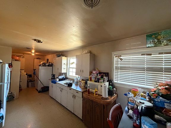 4th image of 219 Redbud Ave