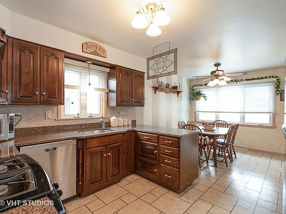 3rd image of 4724 N Newland Ave