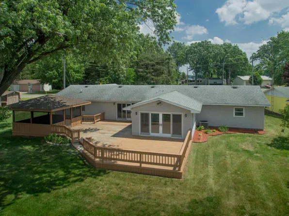 819 Fisher Rd, Quincy, MI 49082