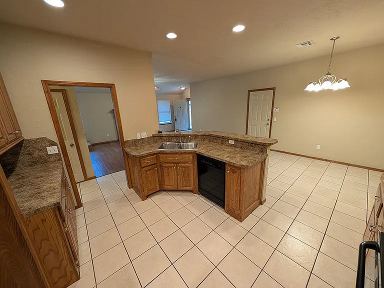 917 SW 37th St #917 — Photo 11