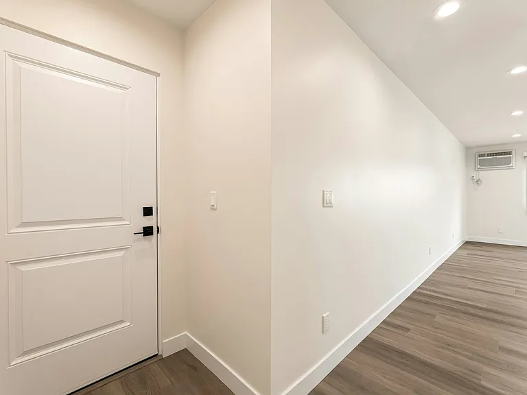 5409 Radford Ave #12 — Photo 13