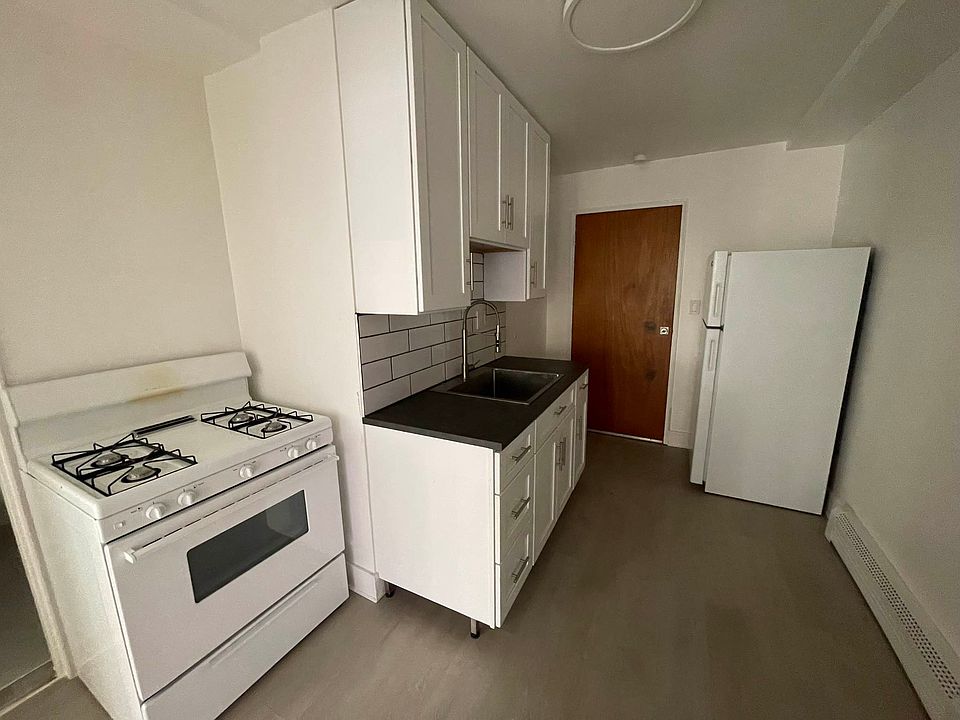 1st image of 21-14 Broadway #3