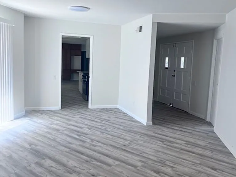 102 Hillside Way — Photo 6
