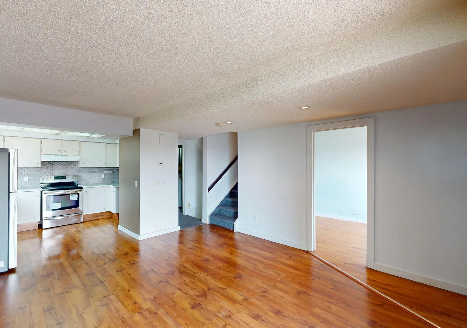 61 - 3705 Fonda Way SE — Photo 3