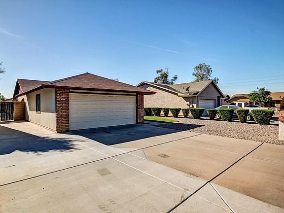 3rd image of 9025 W Mulberry Dr