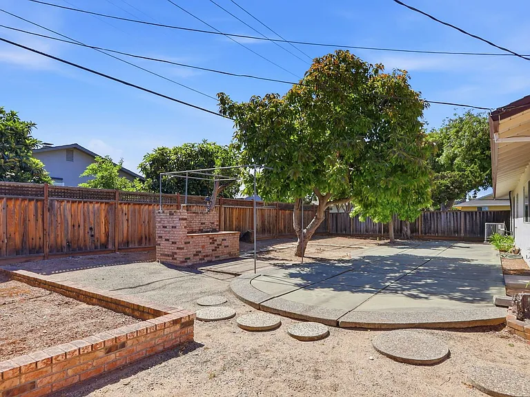 1498 S Mary Ave — Photo 33