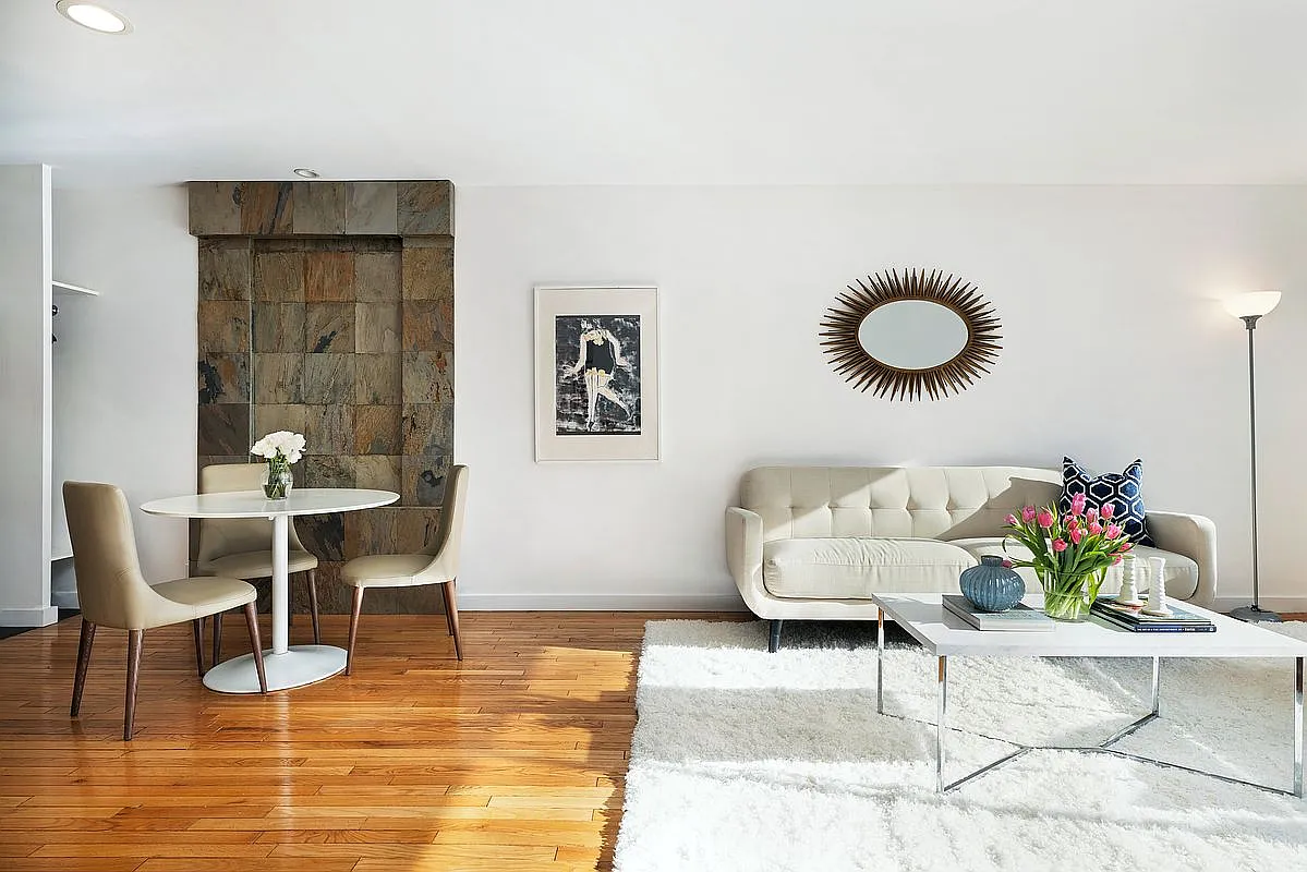 211 W 71st St APT 2A photo 1