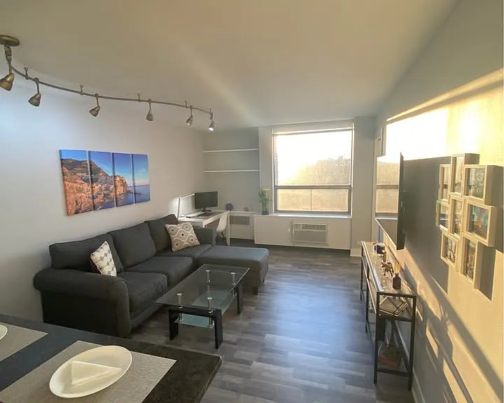 1355 N Sandburg Ter #503D — Photo 5