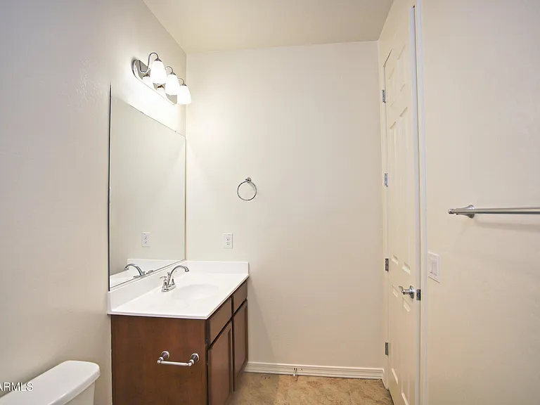 879 W Finch Dr — Photo 17