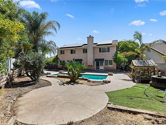 3rd image of 42467 Thoroughbred Ln