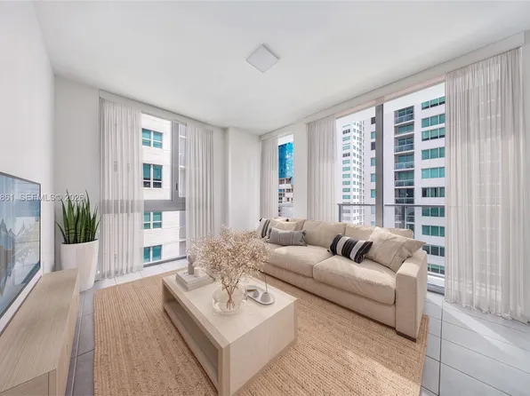227 NE 2nd St #1909, Miami, FL 33132