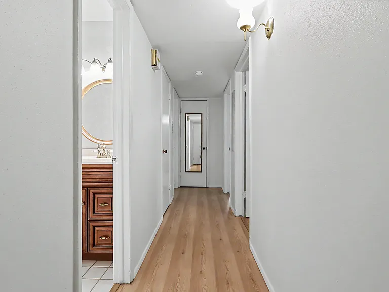 807 Edgefield Dr — Photo 3