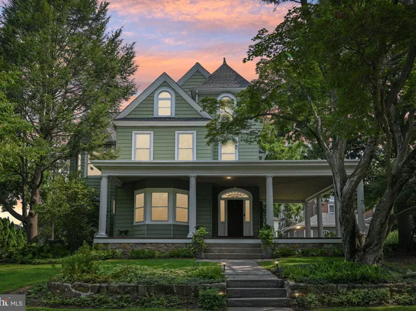 120 Grace St, Mont Clare, PA 19453