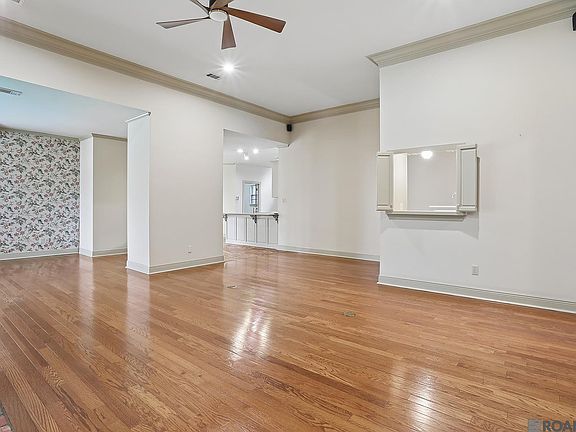 3rd image of 120 University Highlands Ct