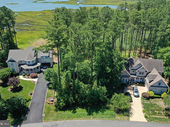3rd image of 122 Pine Forest Dr