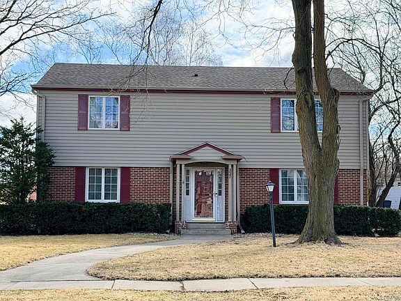 3rd image of 227 Lake Ave