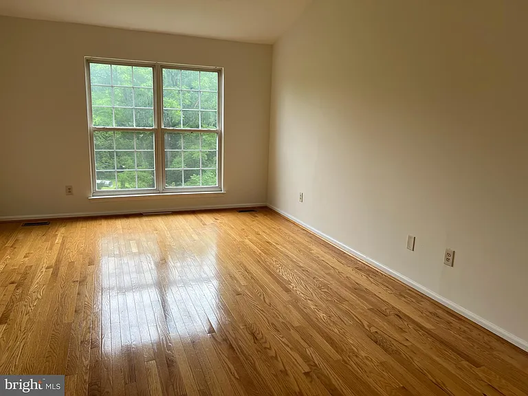 121 Lewisville Ct — Photo 11