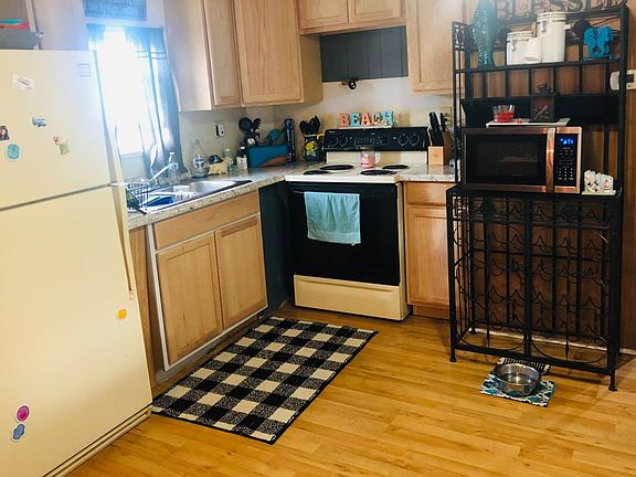 2nd image of 7001 142nd Ave N 6-unit 6