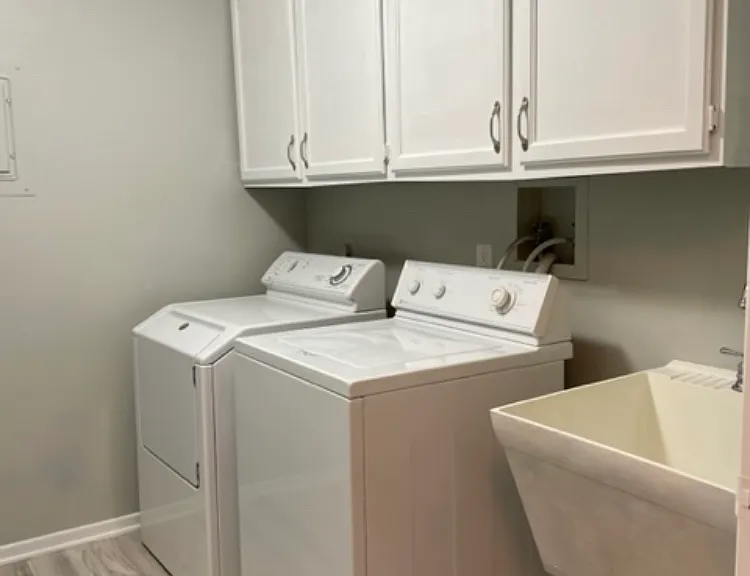 4881 Woodland Ave #4 — Photo 8