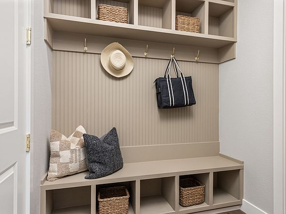 Plan C405 - Representative Photo - Mud Bench