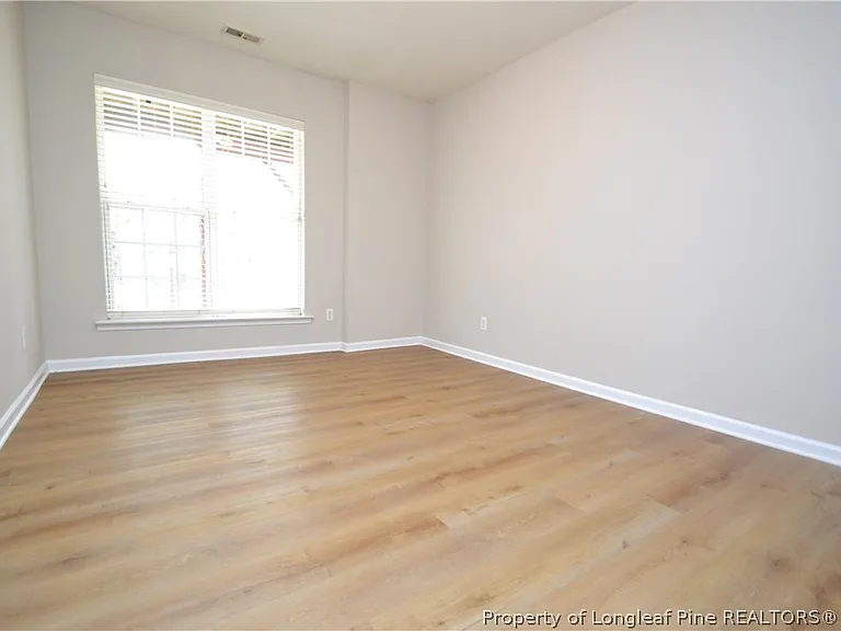 7830 Clover Creek Ct — Photo 37