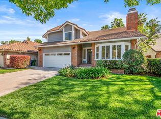 19520 Cohasset St, Reseda, CA 91335