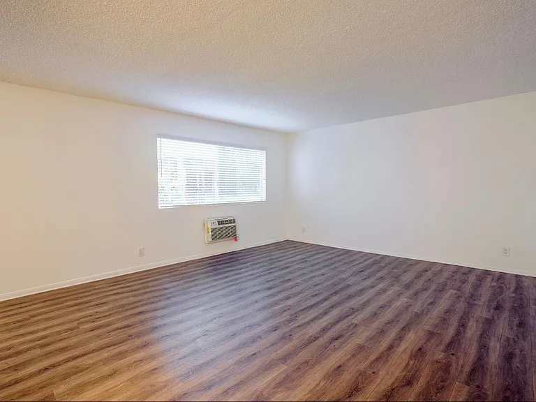 1134 N SYCAMORE AVE — Photo 11