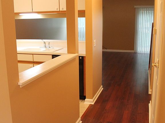 5th image of 799 N Shady Oaks Dr